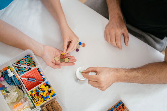 Ergotherapie Ötztal - Training Präzessionsgriff